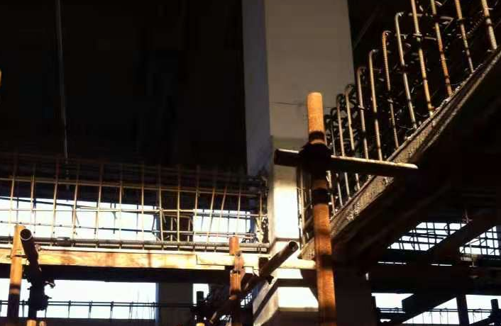 青川一厂房梁柱截面加大施工